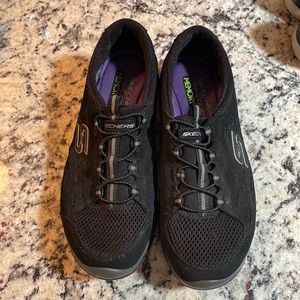 Sketchers memory foam women’s sneakers